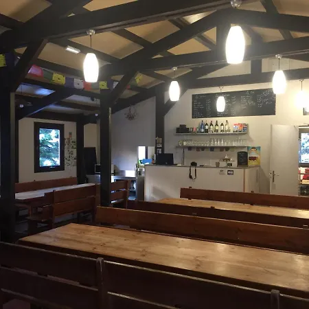 Chalet Refuge Caf De Hostel *